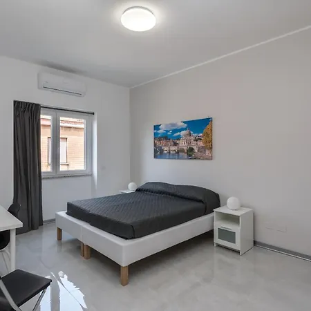 Guest house Travelershome Airport 600m To Airport