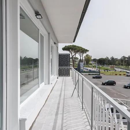 Guest house Travelershome Airport 600m To Airport Ciampino