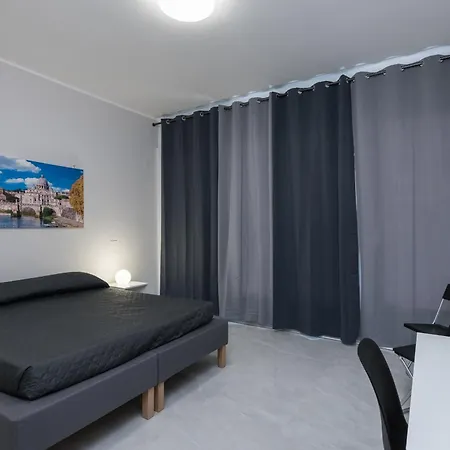 Travelershome Airport 600m To Airport Guest house Ciampino