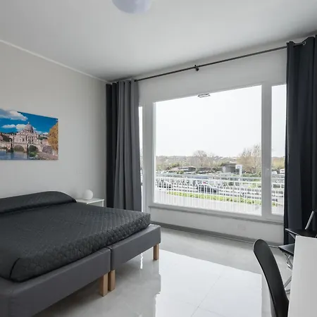 Travelershome Airport 600m To Airport Guest house
