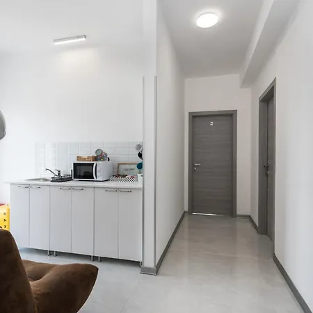 Guest house Travelershome Airport 600m To Airport