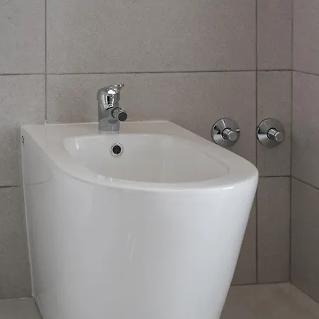 Guest house Travelershome Airport 600m To Airport Ciampino