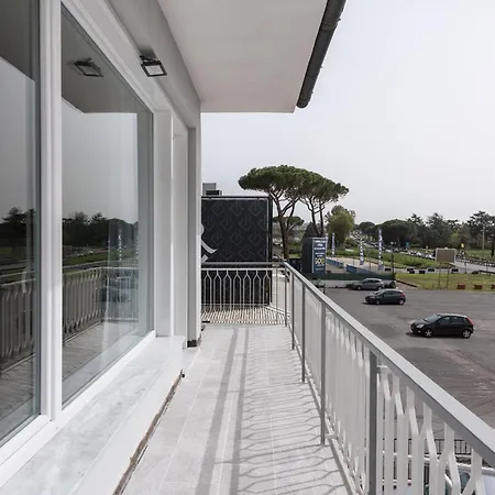 Travelershome Airport 600m To Airport *