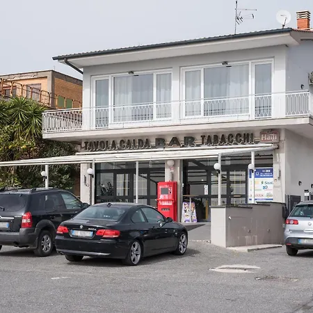Travelershome Airport 600m To Airport Guest house *