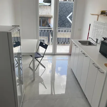 Travelershome Airport 600m To Airport Guest house Ciampino