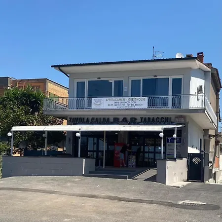 Travelershome Airport 600m To Airport Guest house *
